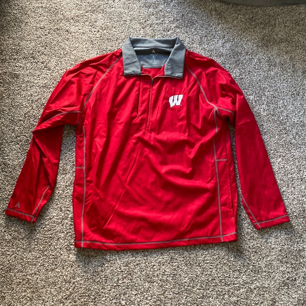 Wisconsin Men’s Pullover
